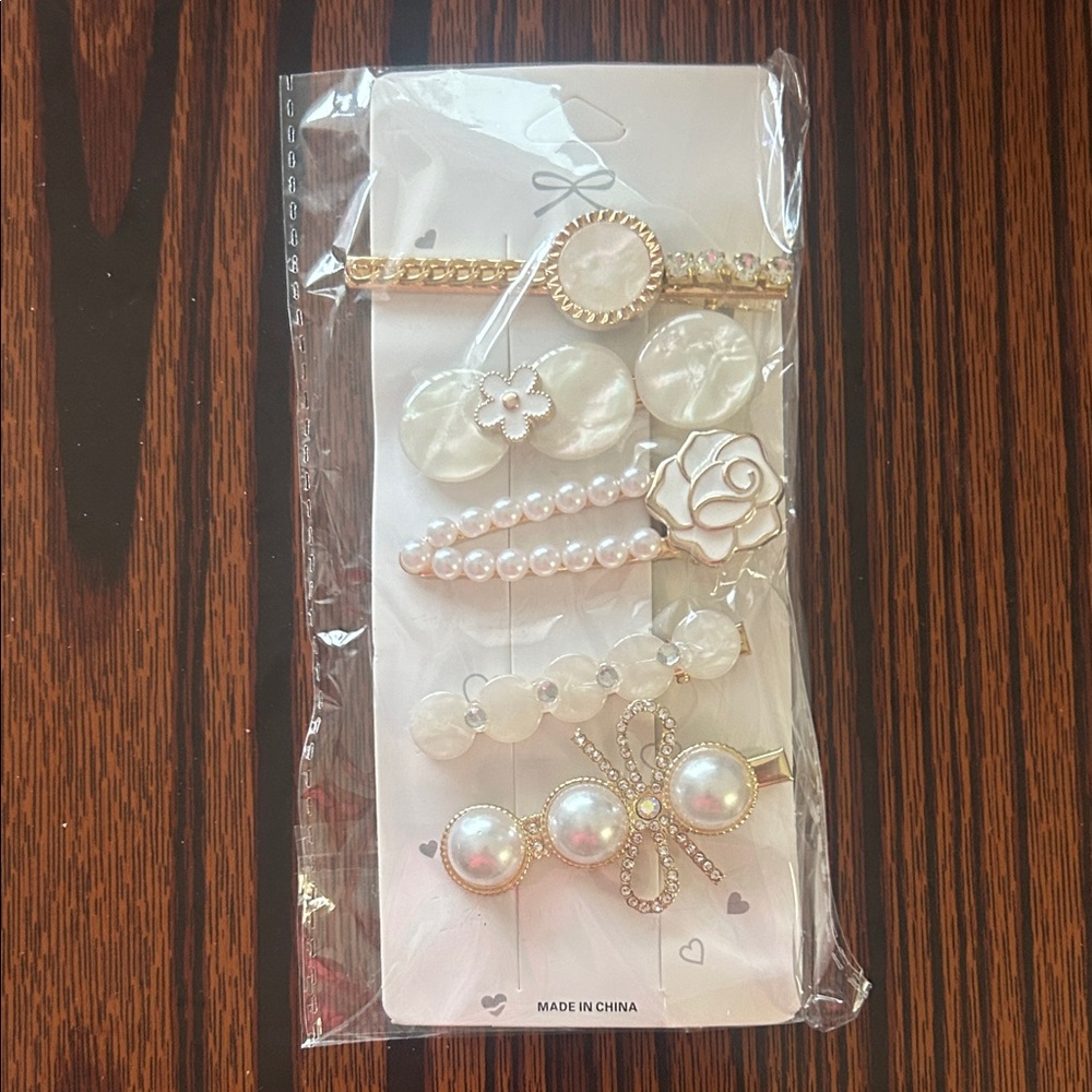 Elegant Pearl and Gold Hair Clip Set